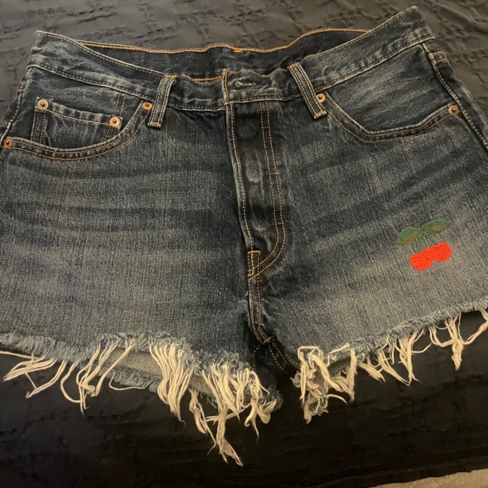 Levi 501 cut off shorts